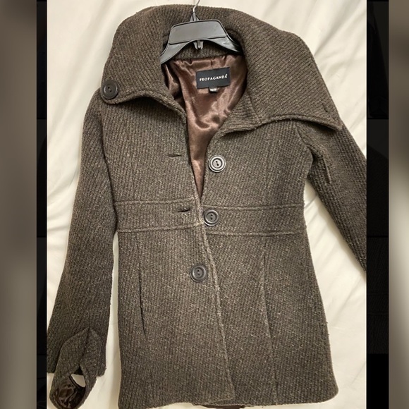 Coat - Picture 5 of 5